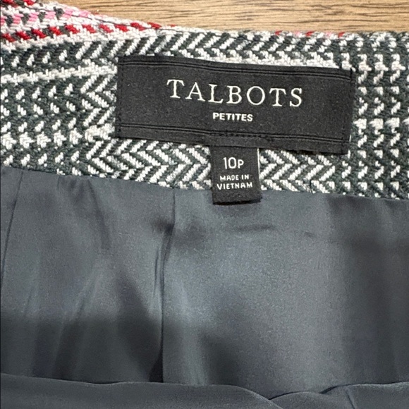 Talbots Wool Blend Skirt 10P. Fully Lined. Gray, pink, red. Like new. - Picture 2 of 8